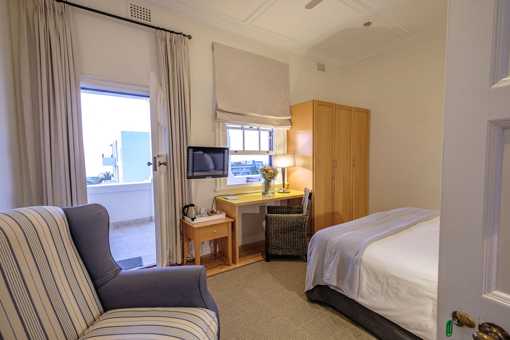 Bedroom_Balcony